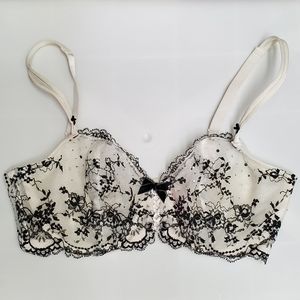 VS ❤ White Bra with Black Lace Detail (Lingerie)